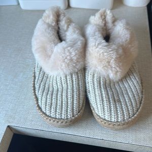 Like new UGG house slippers